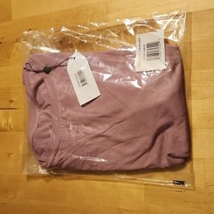 NWT UNIVERSAL STANDARD S/S TEE M/18 LILAC
